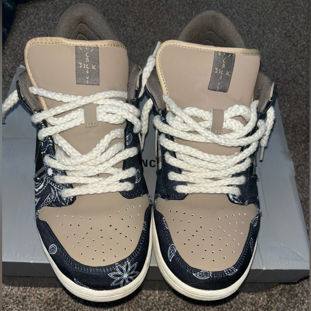 Used But Still Looks Brand New Just The Soles Need To Be Deeply Cleaned